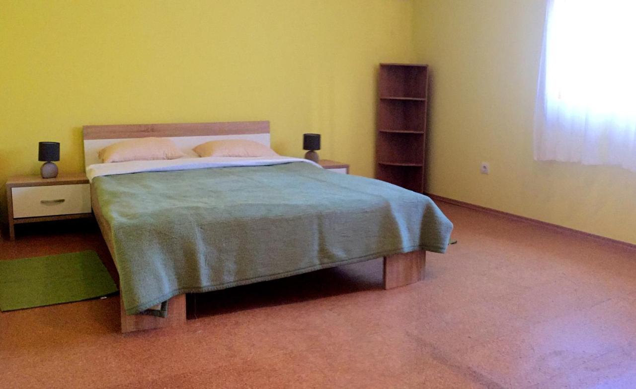 Apartment Lela Mali Losinj Bagian luar foto