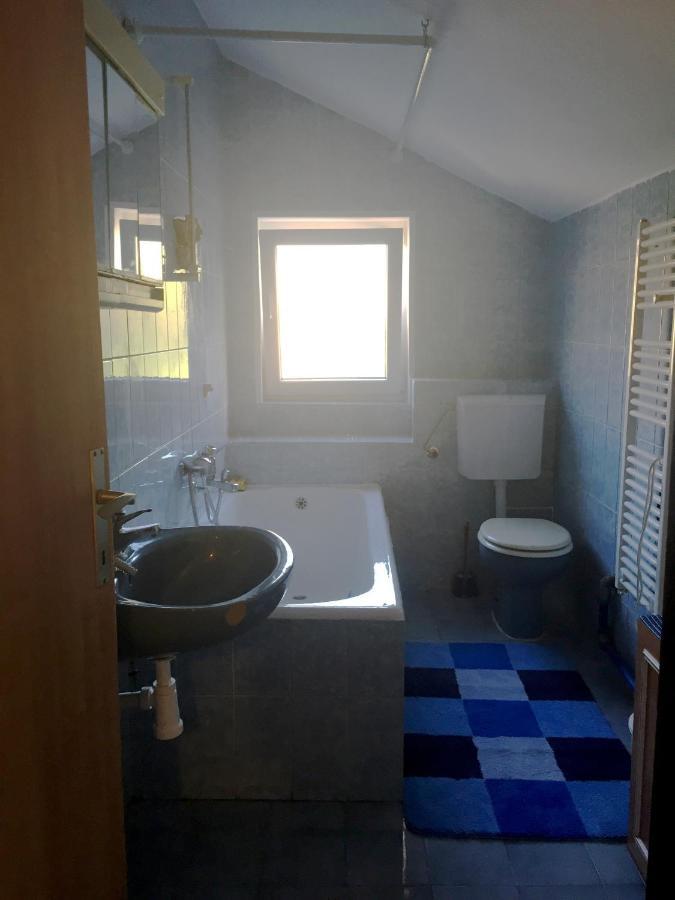 Apartment Lela Mali Losinj Bagian luar foto