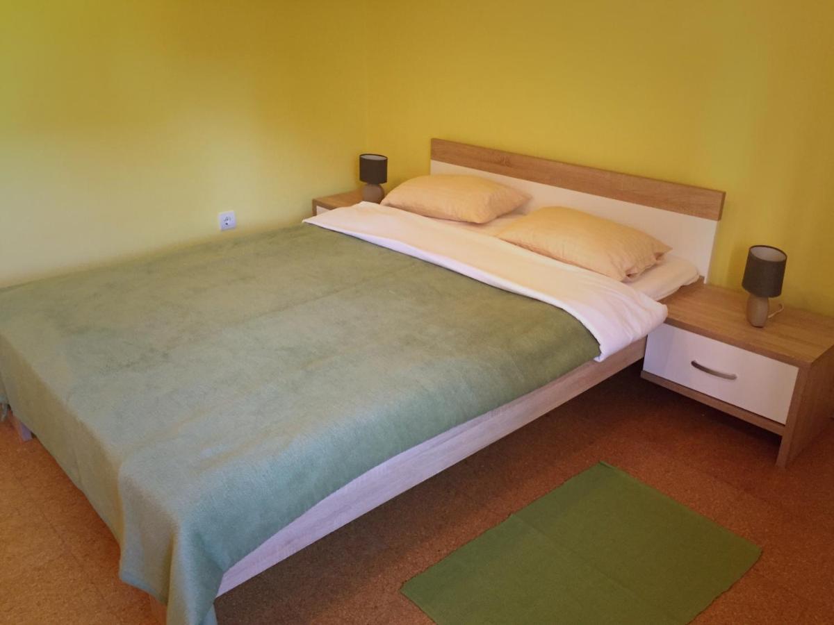 Apartment Lela Mali Losinj Bagian luar foto