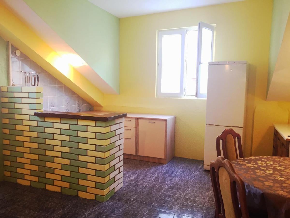 Apartment Lela Mali Losinj Bagian luar foto